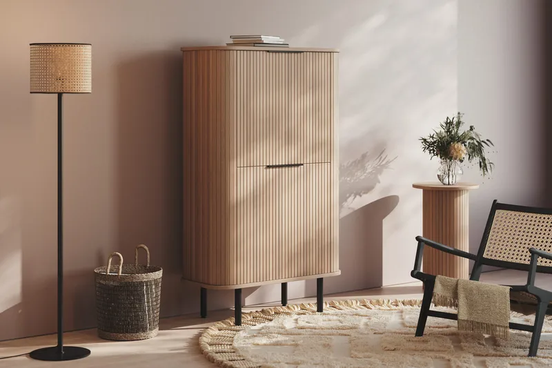 Kopparbo Högskåp Vitlaserad Ek - Ljust vitlaserat ekträ - Products - Förvaring - Skåp - Förvaringsskåp