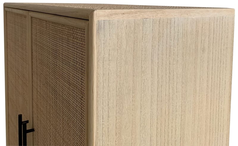 Skåp i rotting med svarta handtag - React - Ljus ek / Svart - Products - Förvaring - Skåp - Förvaringsskåp