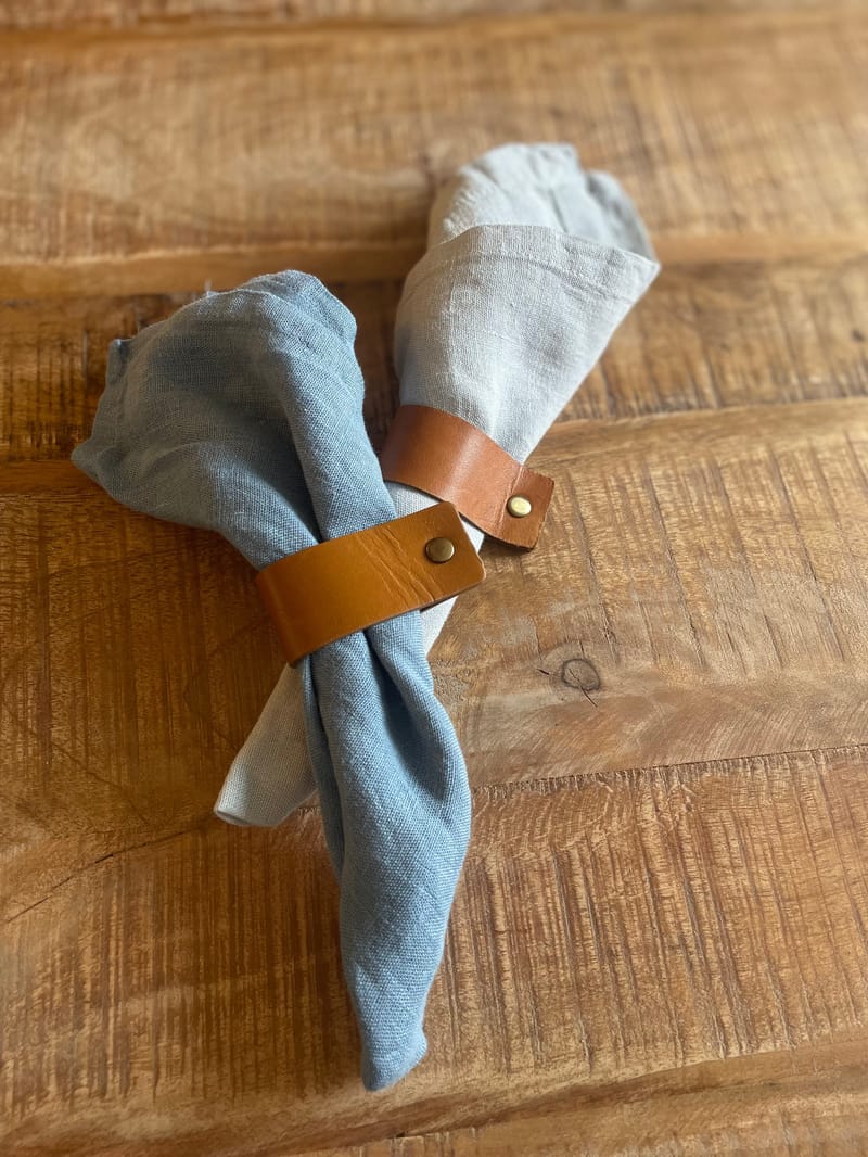 Servettring läder med platt spänne - brun - Products - Inredning - Dekoration & inredningsdetaljer - Bordsdekoration - Servettring