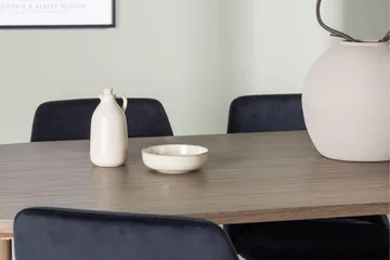 Andy Matgrupp 180 cm Oval med 4 Night stolar - Svart - Products - Möbler - Bord & matgrupp - Matgrupp