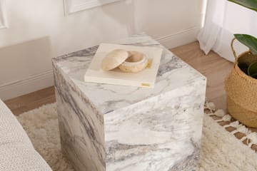 Elnor Sidobord 45 cm - Vit marmor - Products - Möbler - Bord & matgrupp - Avlastningsbord & sidobord - Brickbord & småbord
