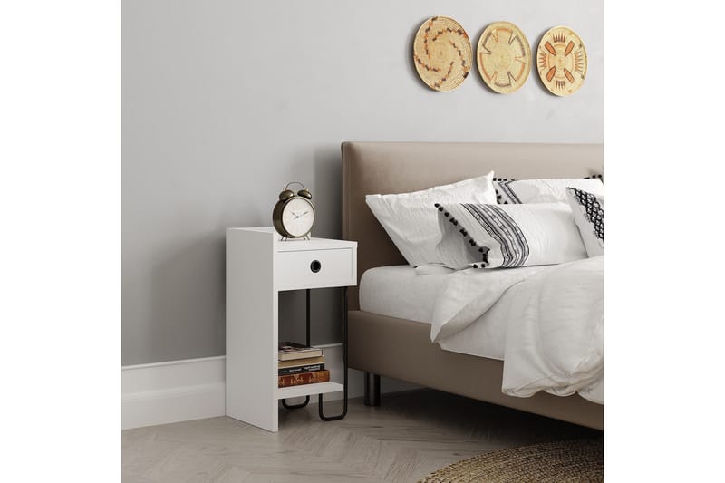 Sirius Sängbord 32x30 cm Vit - Hanah Home - Products - Möbler - Bord & matgrupp - Avlastningsbord & sidobord - Sängbord & nattduksbord