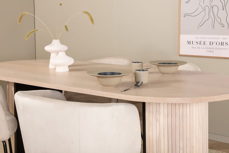 Bianca Matgrupp 200 cm Oval med 4 Berit stolar - Beige - Products - Möbler - Bord & matgrupp - Matgrupp
