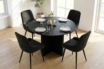 Edda Matgrupp runt 110 cm Svart med 4 Alsarp Matstolar - Svart - Products - Möbler - Bord & matgrupp - Matgrupp