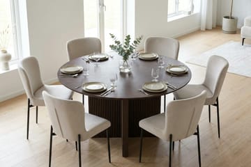 Edda Matgrupp runt 130 cm Rökt Ek med 6 Elsie Matstolar - Rökt ek/Beige - Products - Möbler - Bord & matgrupp - Matgrupp