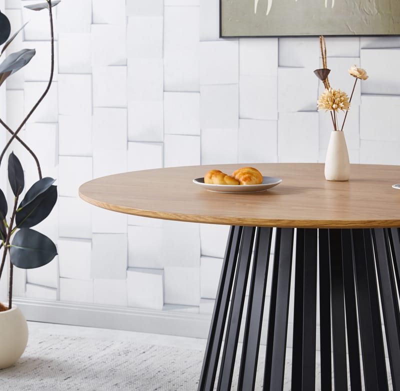 Inez runt matbord Ø120 cm ekfanèr / Svart metall - Ekfanèr / Svart Metall - Products - Möbler - Bord & matgrupp - Matbord & köksbord