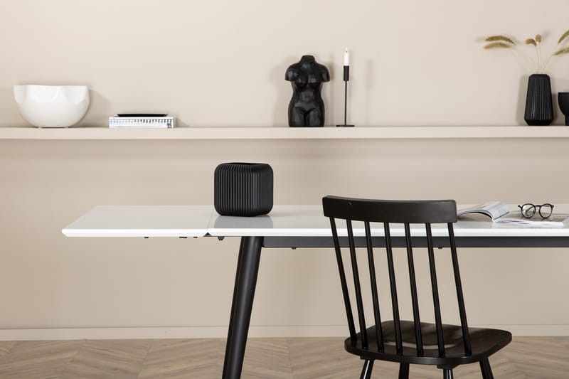 Jimmy Förlängningsbart Matbord 150 cm - Vit/Svart - Products - Möbler - Bord & matgrupp - Matbord & köksbord