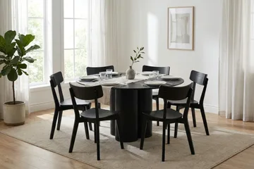 Juno Matgrupp 130 cm runt i Svart med 6 Amelia Matstolar - Svart - Products - Möbler - Bord & matgrupp - Matgrupp