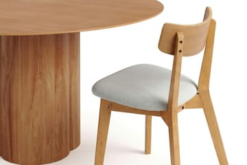 Juno Matgrupp 150 cm runt i Ek med 6 Amelia Matstolar med Dyna - Ek - Products - Möbler - Bord & matgrupp - Matgrupp