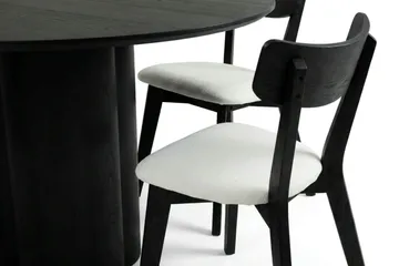 Juno Matgrupp 150 cm runt i Svart med 6 Amelia Matstolar med Dyna - Svartlaserad ek - Products - Möbler - Bord & matgrupp - Matgrupp
