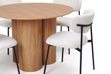 Juno Matgrupp runt 110 cm Ek med 4 Lucy Matstolar - Ek - Products - Möbler - Bord & matgrupp - Matgrupp
