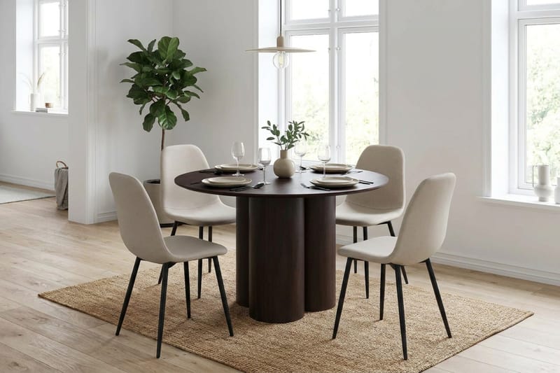 Juno Matgrupp runt 110 cm Rökt Ek med 4 Nibe Matstolar - Rökt ek - Products - Möbler - Bord & matgrupp - Matgrupp
