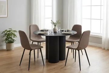 Juno Matgrupp runt 110 cm Svart med 4 Nibe Matstolar - Svart - Products - Möbler - Bord & matgrupp - Matgrupp