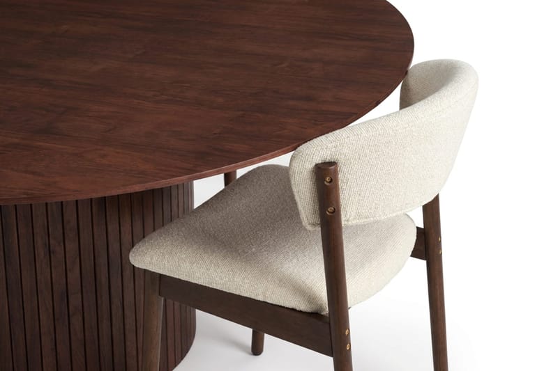 Kopparbo Rund Matgrupp 180 cm – Matbord med 8 Nala Matstolar i Trä med Valnötsutseende - Brun|Beige - Products - Möbler - Bord & matgrupp - Matgrupp