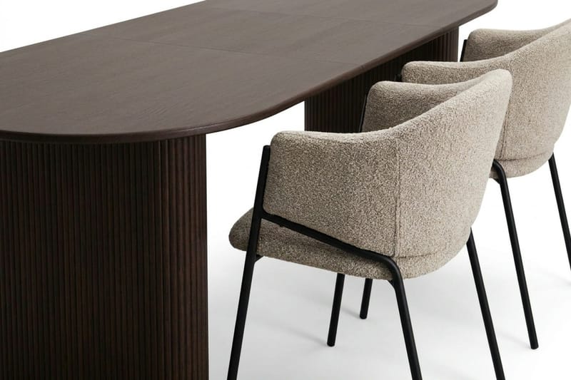 Noira Matgrupp förlängningsbart 220-320 cm Rökt Ek med 6 Filip Matstolar - Rökt ek - Products - Möbler - Bord & matgrupp - Matgrupp