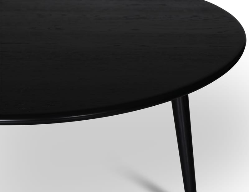 Omni matgrupp, runt matbord Ø130 cm inkl 4 st Orust svarta pinnstolar - Svartbetsad ek - Svartbetsad ek - Products - Möbler - Bord & matgrupp - Matgrupp