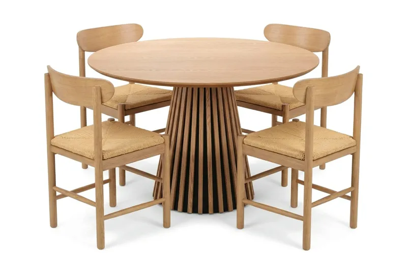 Peyra Matgrupp runt 110 cm Ek med 4 Malte Matstolar - Ek - Products - Möbler - Bord & matgrupp - Matgrupp