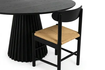 Peyra Matgrupp runt 110 cm Svart med 4 Malte Matstolar - Svartlaserad ek - Products - Möbler - Bord & matgrupp - Matgrupp