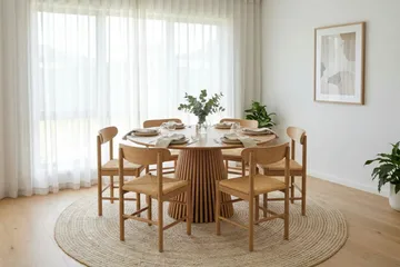 Peyra Matgrupp runt 130 cm Ek med 6 Malte Matstolar - Ek - Products - Möbler - Bord & matgrupp - Matgrupp