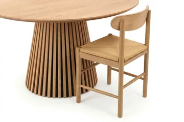 Peyra Matgrupp runt 130 cm Ek med 6 Malte Matstolar - Ek - Products - Möbler - Bord & matgrupp - Matgrupp