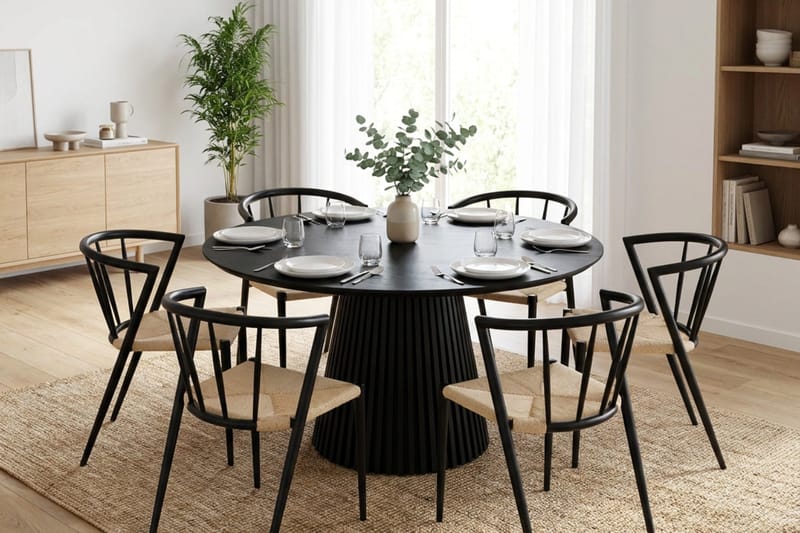 Peyra Matgrupp runt 150 cm Svart med 6 Winston Matstolar - Svartlaserad ek - Products - Möbler - Bord & matgrupp - Matgrupp