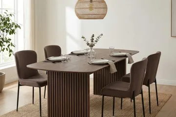 Richeto Matgrupp Rökt Ek 180 cm med 4 Elsie Matstolar - Rökt ek/Brun - Products - Möbler - Bord & matgrupp - Matgrupp