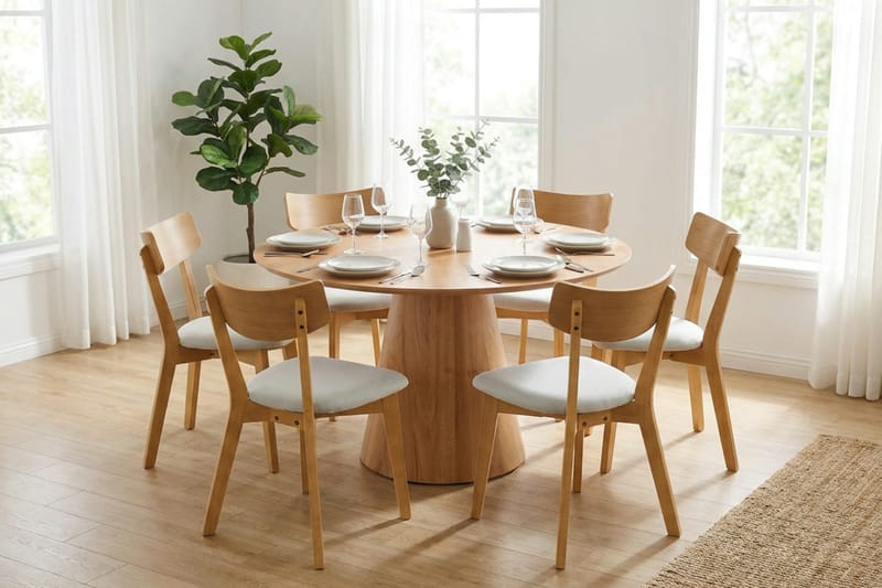 Siena Matgrupp 130 cm runt i Ek med 6 Amelia Matstolar med Dyna - Ek/Beige - Products - Möbler - Bord & matgrupp - Matgrupp