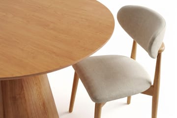 Siena Matgrupp runt 110 cm Ek med 4 Molly Matstolar - Ek - Products - Möbler - Bord & matgrupp - Matgrupp
