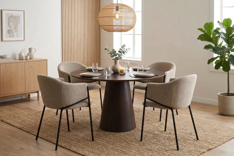 Siena Matgrupp runt 110 cm Rökt Ek med 4 Filip Matstolar - Rökt ek - Products - Möbler - Bord & matgrupp - Matgrupp
