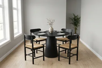 Siena Matgrupp runt 110 cm Svart med 4 Malte Matstolar - Svartlaserad ek - Products - Möbler - Bord & matgrupp - Matgrupp