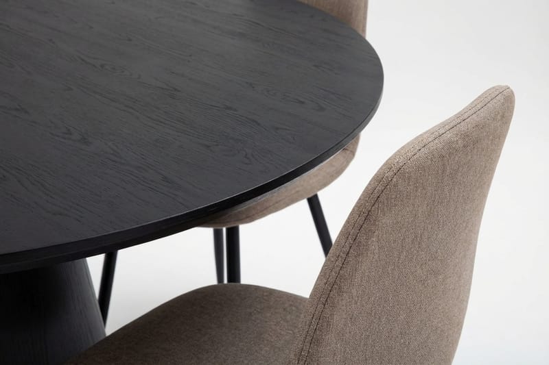 Siena Matgrupp runt 110 cm Svart med 4 Nibe Matstolar - Svartlaserad ek - Products - Möbler - Bord & matgrupp - Matgrupp