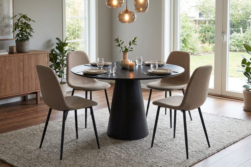 Siena Matgrupp runt 110 cm Svart med 4 Nibe Matstolar - Svartlaserad ek - Products - Möbler - Bord & matgrupp - Matgrupp