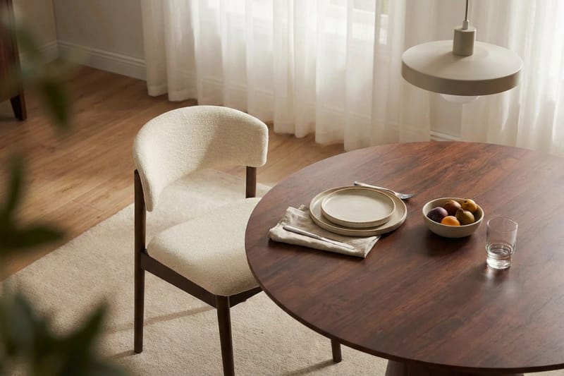 Siena Matgrupp runt 110 cm Valnöt med 4 Nala Matstolar - Valnöt - Products - Möbler - Bord & matgrupp - Matgrupp