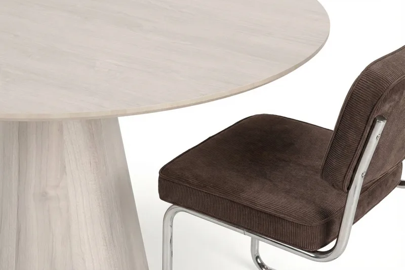 Siena Matgrupp runt 110 cm Vitlaserad med 4 Milva Matstolar - Vitlaserad/Brun/krom - Products - Möbler - Bord & matgrupp - Matgrupp