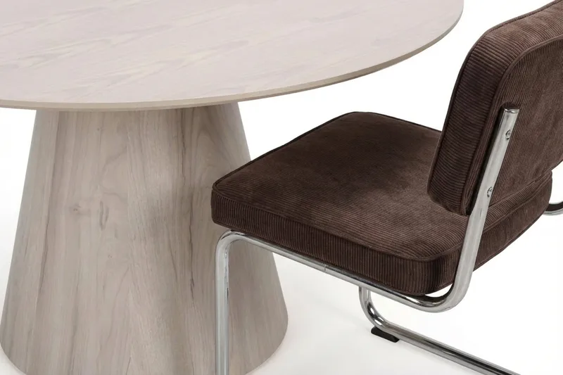 Siena Matgrupp runt 150 cm Vitlaserad med 6 Milva Matstolar - Vitlaserad/Brun/krom - Products - Möbler - Bord & matgrupp - Matgrupp