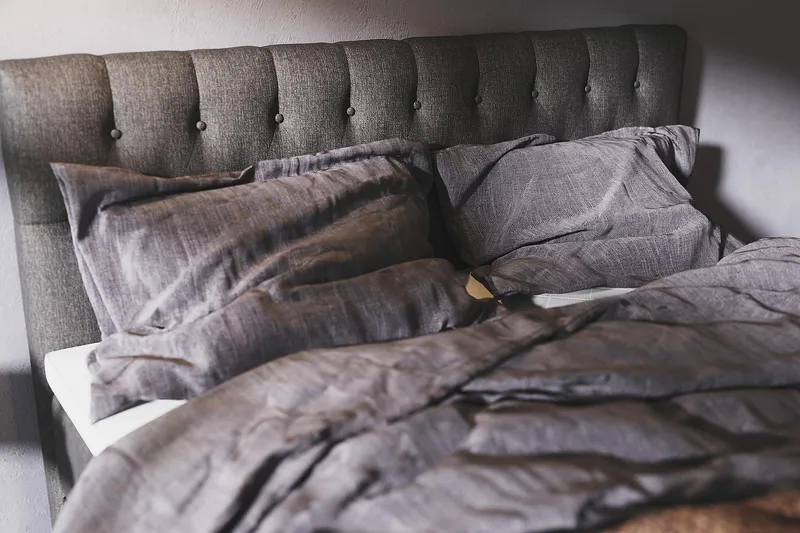 Boxy Box Bed 120x200 cm - Svart/Grå - Products - Möbler - Säng - Säng med förvaring