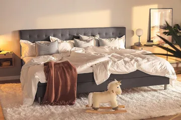 Ella Familjesäng 280x210  cm - (+Fler val) Mörkgrå - Products - Möbler - Säng - Kontinentalsäng