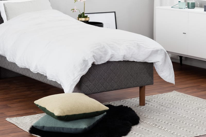 Sundborn Ramsäng 90x200 cm - Grå - Products - Möbler - Säng - Enkelsäng