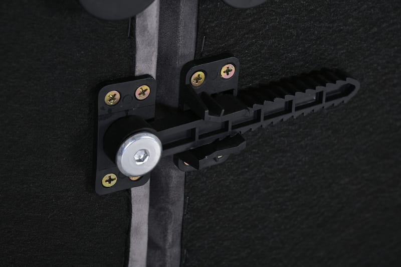 Brandy 4-sits soffa grå sammet - 270 cm bred och 114 cm djup - Mörkgrå - Products - Möbler - Soffa - Sammetssoffa