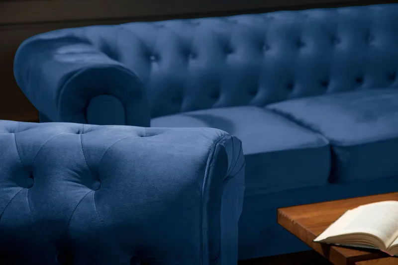 Chesterfield Lyx 2-sits Liten sammetssoffa - Djup soffa 160 cm bred - Blå - Products - Möbler - Soffa - 2 sits soffa