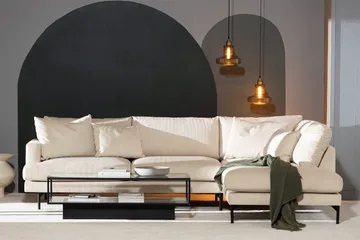 Menard 4-sits Högervänd L-formad Schäslongsoffa + Fotpall i Manchester - Beige - Products - Möbler - Soffa - Divansoffa & schäslongsoffa - 4 sits soffa med divan