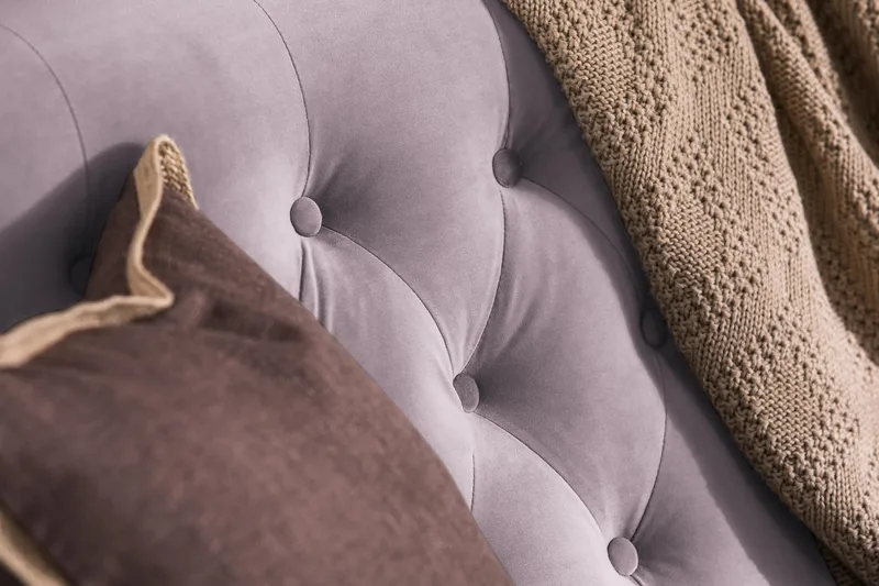 Howard Riviera 3-sits Sammetssoffa - Lila - Products - Möbler - Soffa - 3 sits soffa