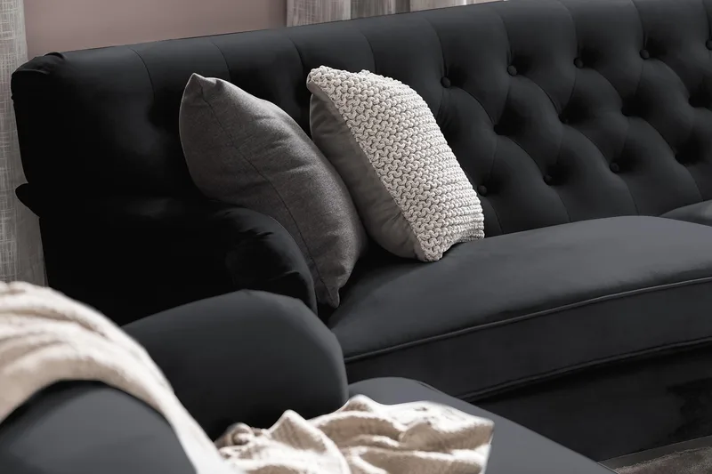 Howard Riviera 3-sits Svängd Sammetssoffa - Svart - Products - Möbler - Soffa - 3 sits soffa