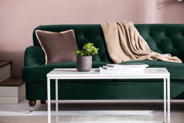 Howard Riviera Soffgrupp 3-sits + 2-sits Soffa + Fåtölj + Fotpall i Sammet - Grön - Products - Möbler - Soffa - Soffgrupp - Howard soffgrupp