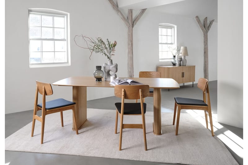 Arnav Matstol - Svart - Products - Möbler - Fåtölj & stolar - Matstol & köksstol