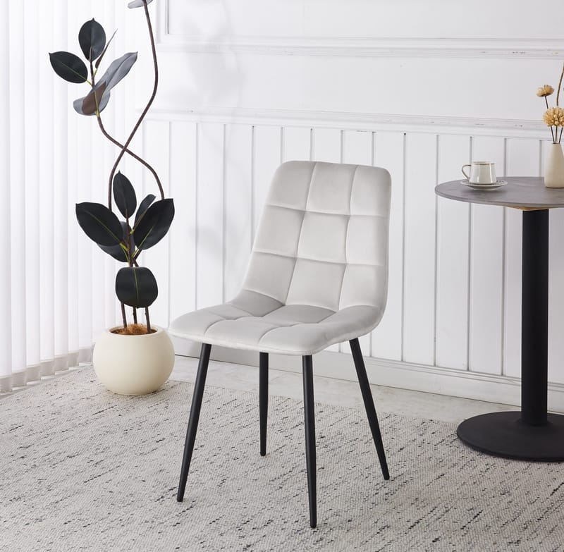 Delta matstol beige sammet - Beige sammet - Products - Möbler - Fåtölj & stolar - Matstol & köksstol