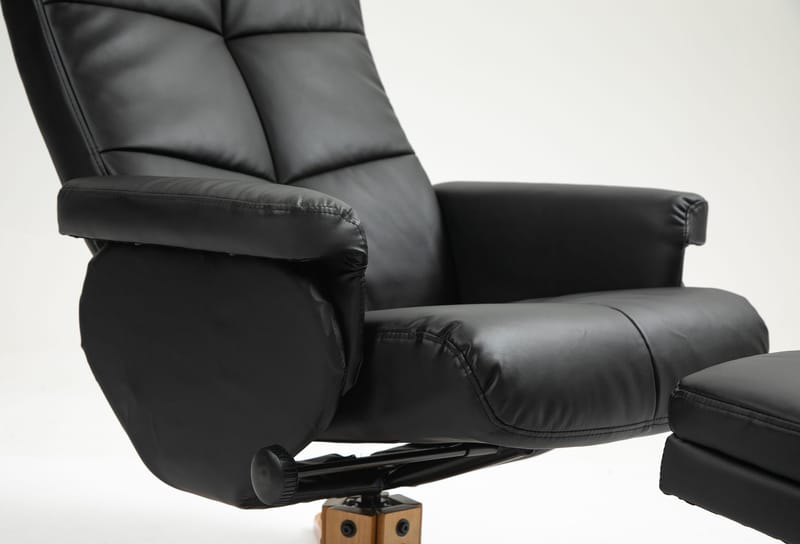 Duva reclinerfåtölj med fotpall i svart PU med bruna ben - Svart - Products - Möbler - Fåtölj & stolar - Fåtölj - Biofåtölj & reclinerfåtölj