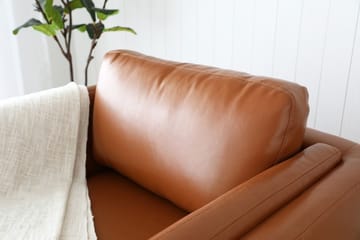 Fåtölj cognacs färgat konstläder - Cansas - Cognac - Products - Möbler - Fåtölj & stolar - Fåtölj - Clubfåtölj