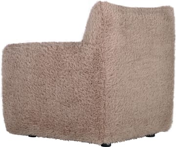 Fåtölj i fluffigt nougatfärgat tyg - Products - Möbler - Fåtölj & stolar - Fåtölj
