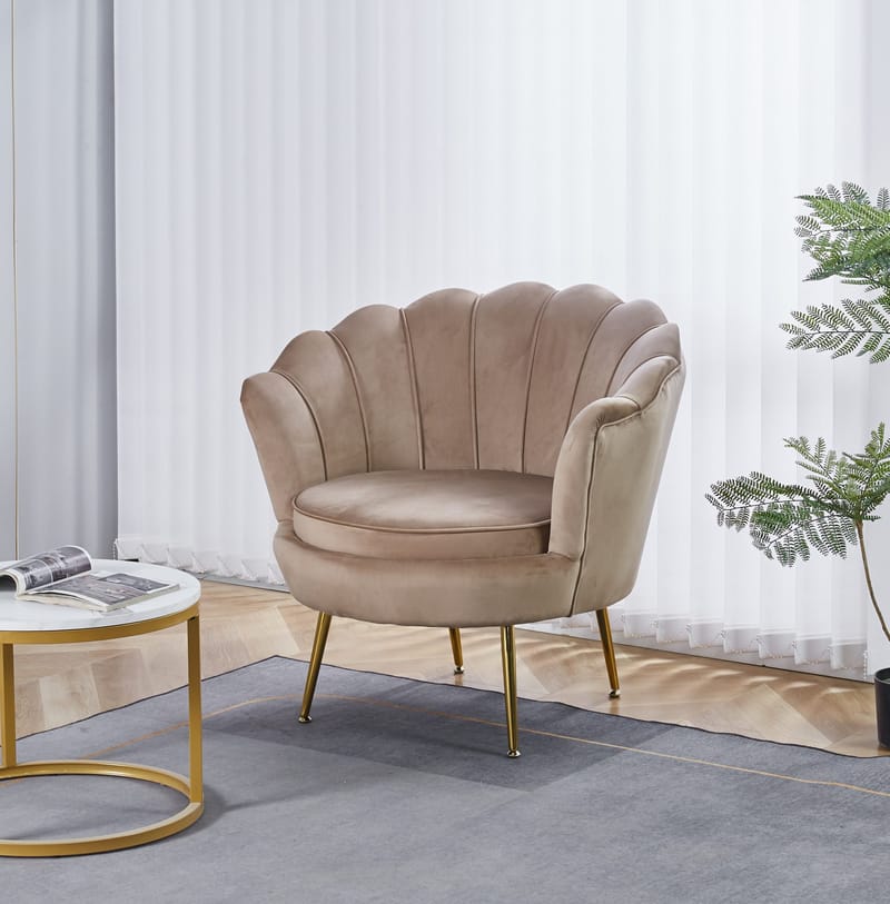 Fåtölj i mörk beige sammet/mässing - Kingsley - Products - Möbler - Fåtölj & stolar - Fåtölj